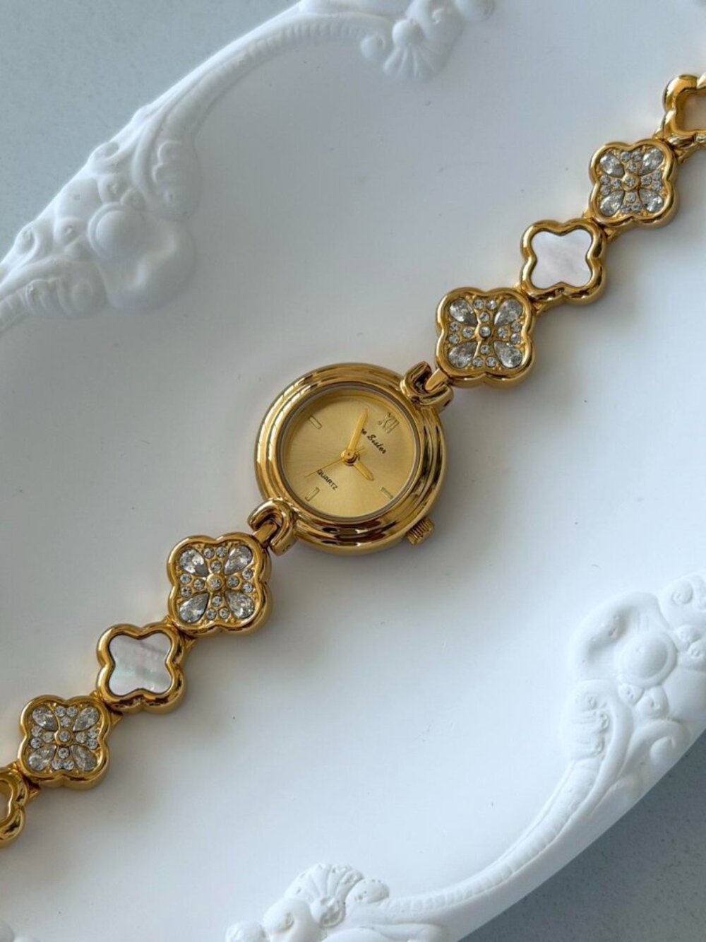 SKU0597 Retro Gold White Women Minimalist Watch Bracelet ‎ + gift bag